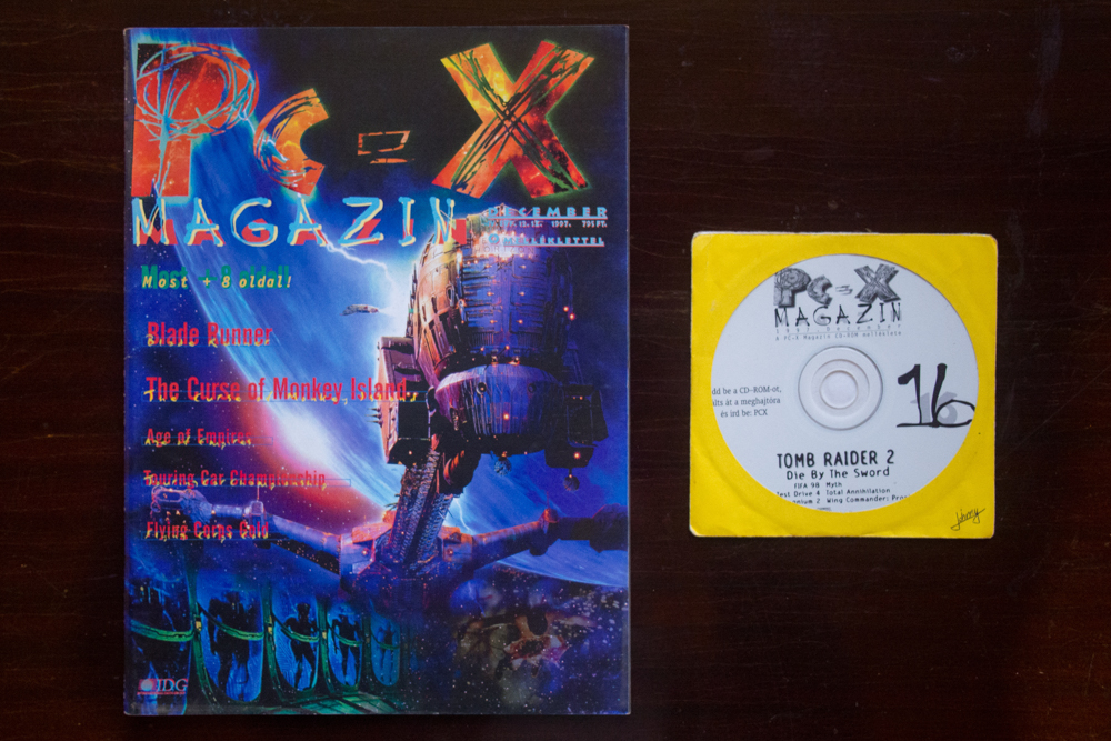 Revista PC-X din Decembrie 1997 și CD-ul aferent
