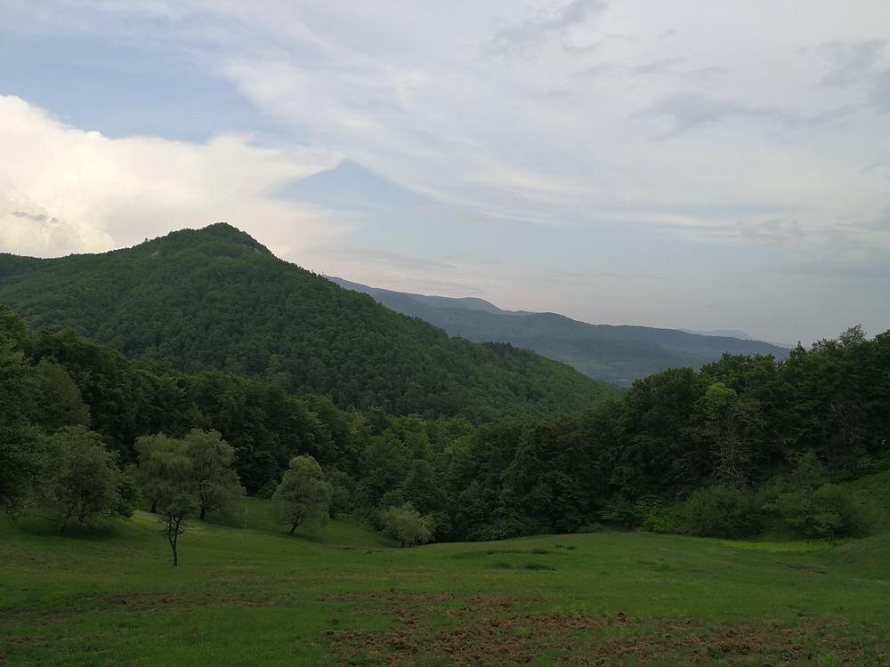 Dealul Minei, la șase jumate dupămasa și cer înorat