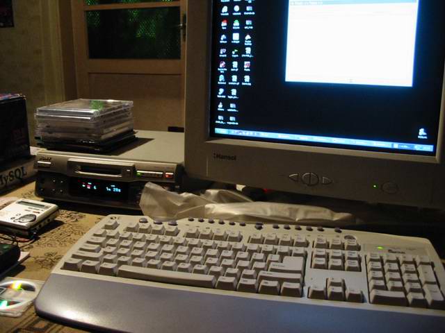 MiniDisc recorder next to my monitor